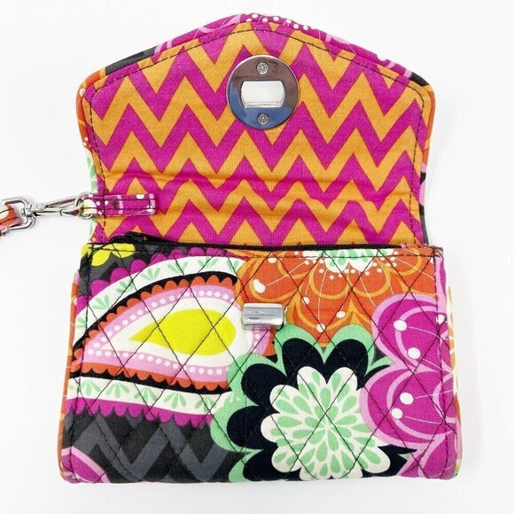 VERA BRADLEY | Quilted Chevron Floral Bright Wristlet Wallet - Picture 7 of 12